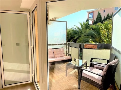 Apartment for sale in Sainte Maxime with proximity beach/ shops