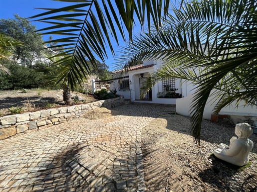 Santa Bárbara de Nexe, hübsches einstöckiges Anwesen mit Swimmingpool, komplett renoviert