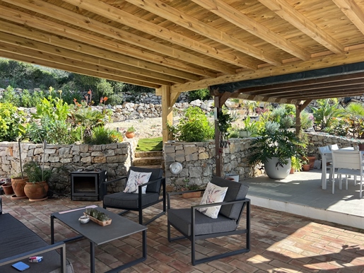 Santa Bárbara de Nexe, hübsches einstöckiges Anwesen mit Swimmingpool, komplett renoviert