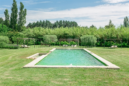Exceptional property with swimming pool for sale near L'Isle sur