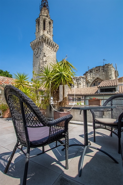 Superb town house for sale in the heart of Avignon.