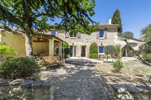 Provençal farmhouse of 19th century for sale near L'Isle-sur-la-