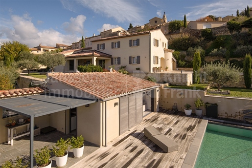 A beautiful village house with a pool for sale near the Ventoux