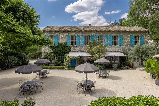 A stunning farmhouse in stone with a pool for sale in Fontaine d