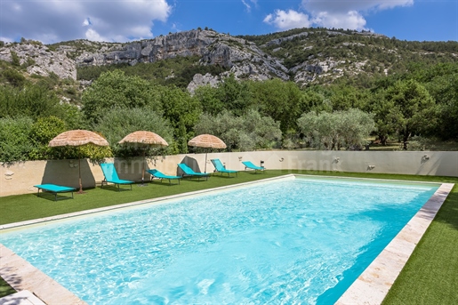 A stunning farmhouse in stone with a pool for sale in Fontaine d