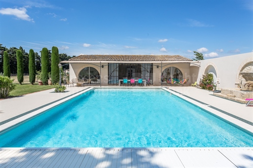 Beautiful property for sale with a swimming pool near l'Isle sur