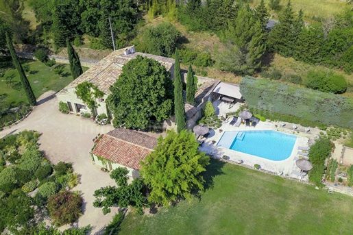 Magnificent farmhouse with pool for sale near LIsle sur la Sorg