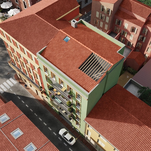 Menton center - apartment on a last floor with parking and balcony