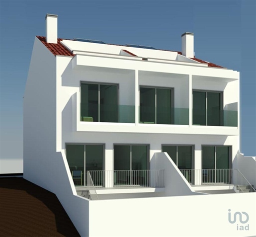 Home / Villa with 3 Rooms in Leiria with 171,00 m²