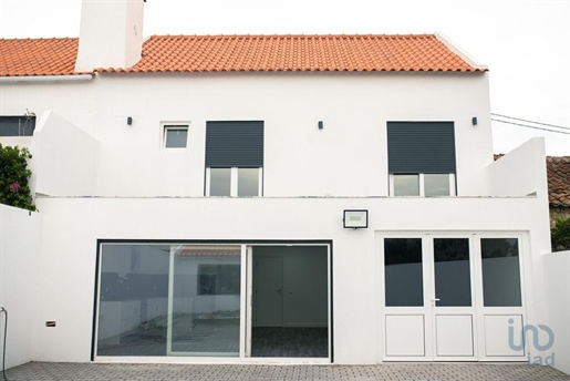 Home / Villa with 4 Rooms in Leiria with 143,00 m²