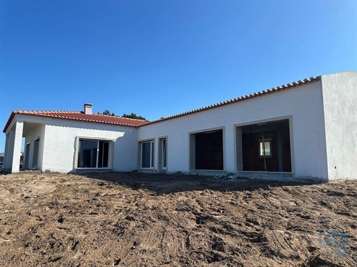 Casa / Villa T4 em Leiria de 222,00 m²