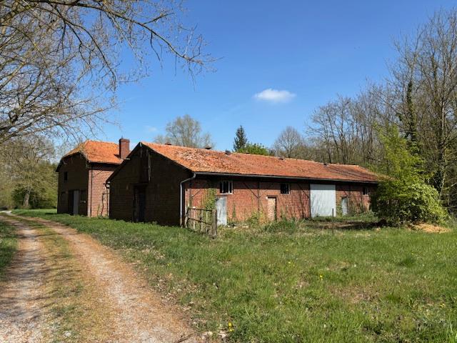 Exceptional property on 4 hectares 80ares