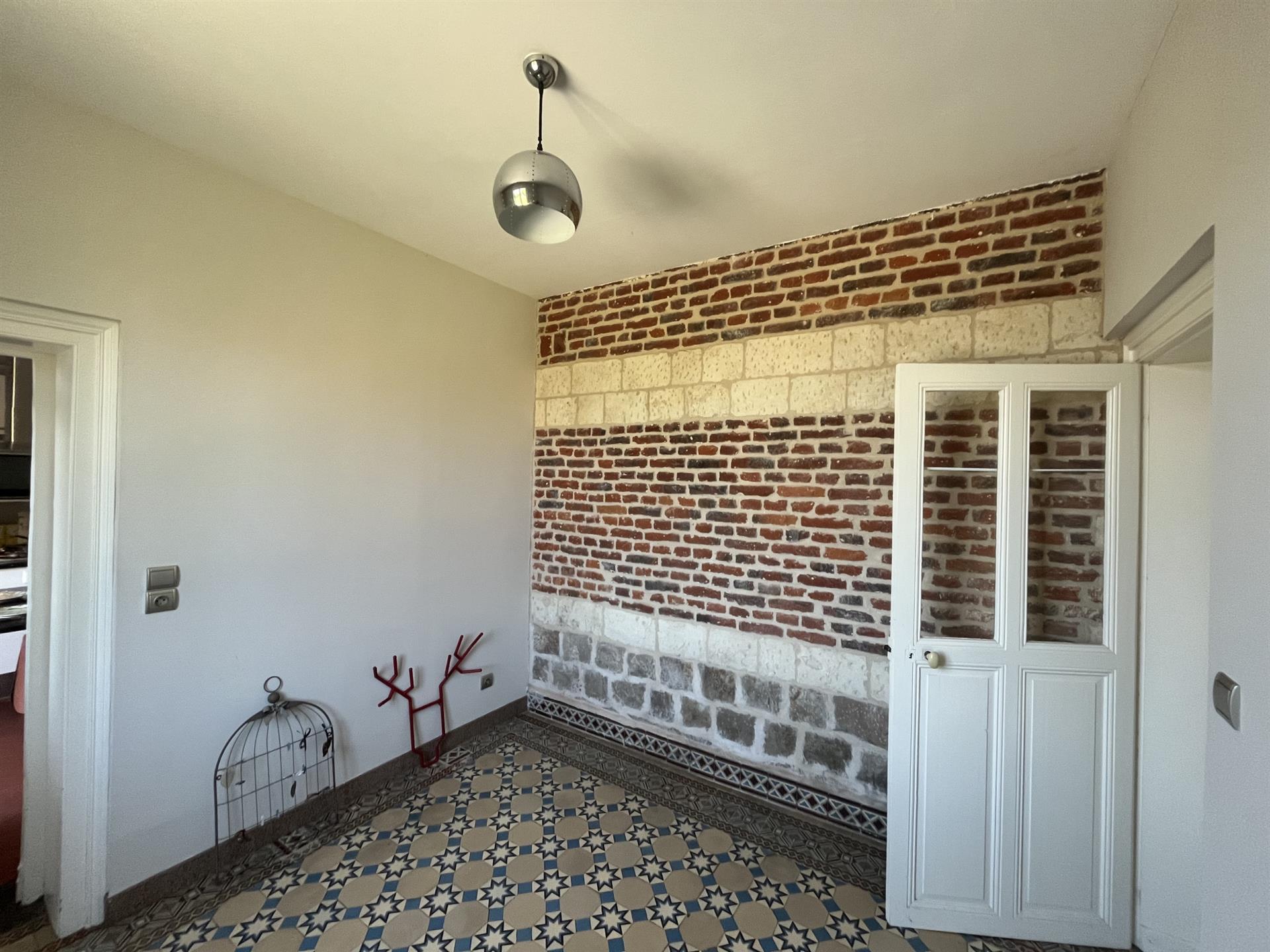 Maison 4 chambres au calme,jardin clos,garage.