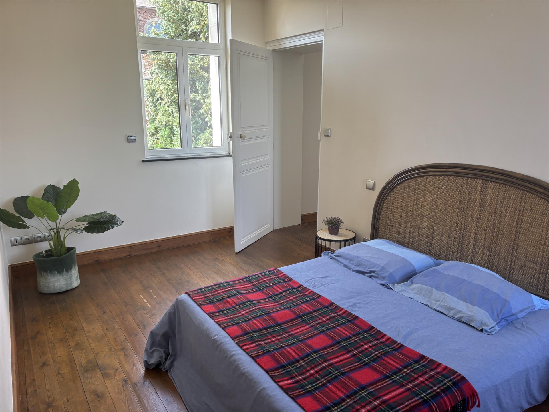 Maison 4 chambres au calme,jardin clos,garage.
