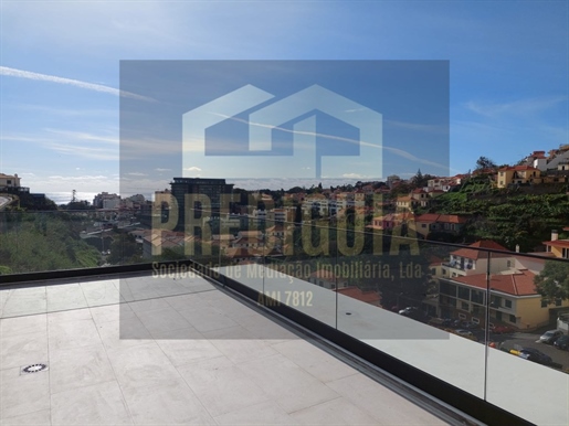 Penthouse T4+1 Funchal