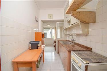 Apartment of 2 rooms, with patio overlooking the National Pantheon.