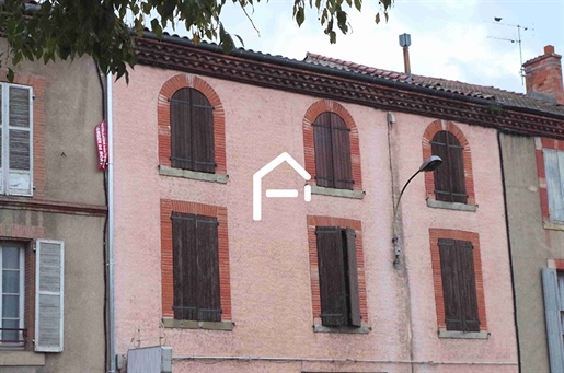 Plateau van 130 m² en balkon op de 1e verdieping van een oud gebouw van goede kwaliteit