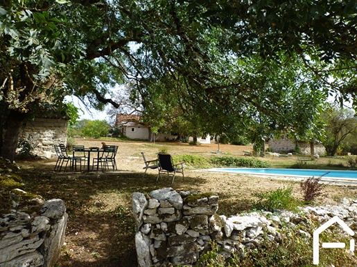 Property of 240m² in Coeur De Causse on 3.9 hectares of land