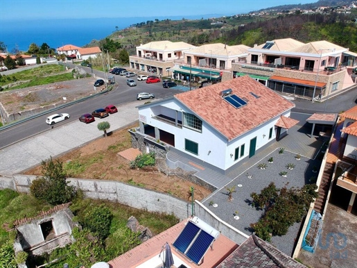 House with 4 Rooms in Madeira with 700,00 m²