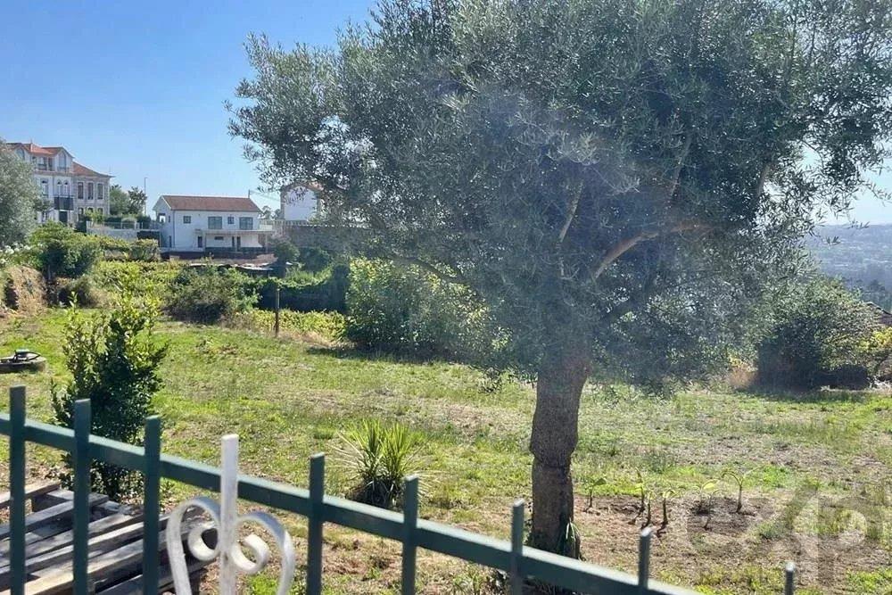 Land next to the chapel of Mrs. From Aparecida in Around Lousada