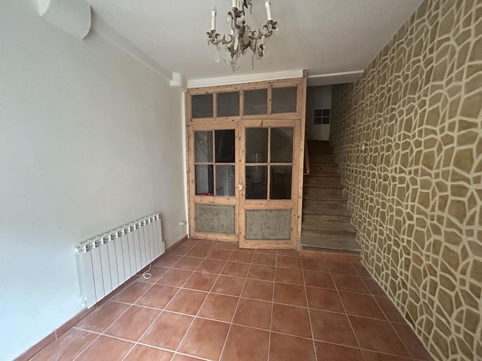 Casa de aldeia com pátio e jardim