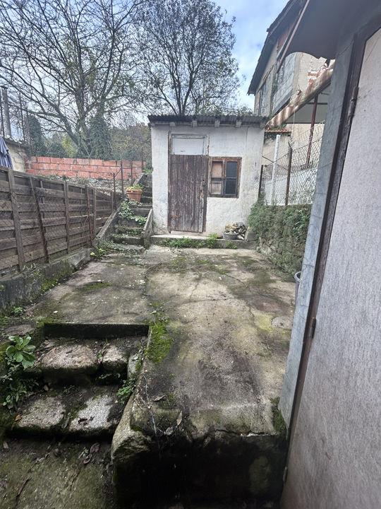 Casa de aldeia com pátio e jardim