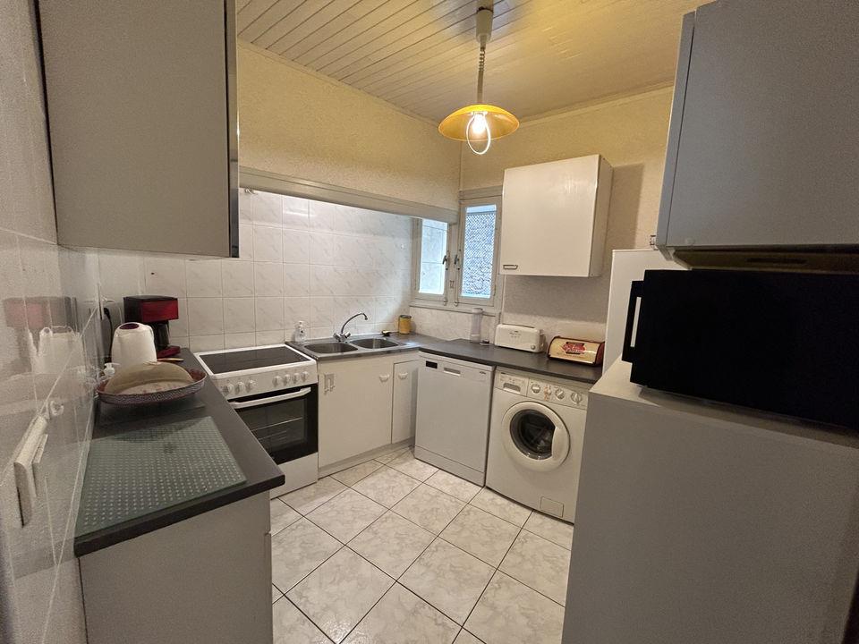 Single-storey apartment with balcony