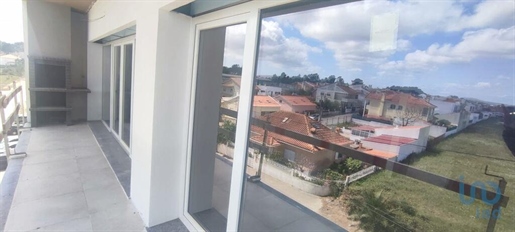 Apartment with 3 Rooms in Setúbal with 123,00 m²