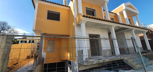 Home / Villa in Setúbal with 175,00 m²