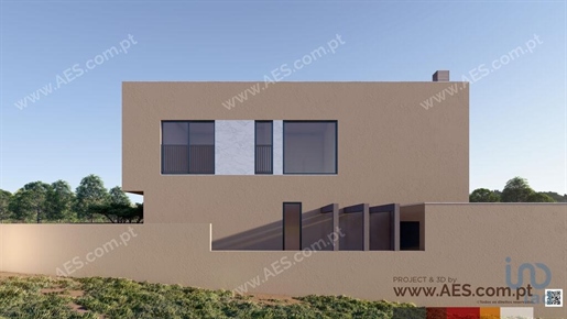 Home / Villa with 4 Rooms in Setúbal with 270,00 m²