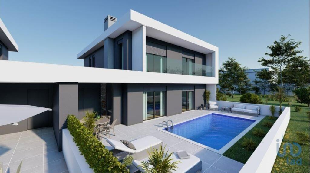 Home / Villa with 4 Rooms in Amora with 198,00 m²