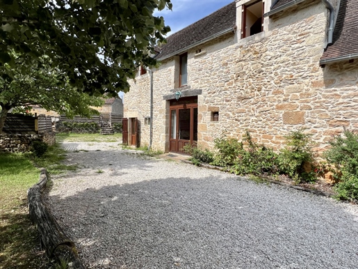 In de Périgord Noir tussen Montignac-Lascaux en Hautefort: set van twee karaktervolle cottages met 