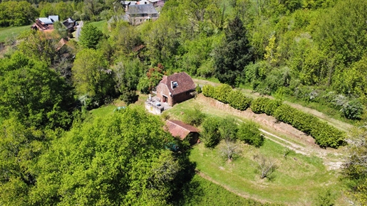 Im Périgord Noir wurde eine alte Scheune zu einem charmanten Haus mit ca. 70 m² Wohnfläche restauri