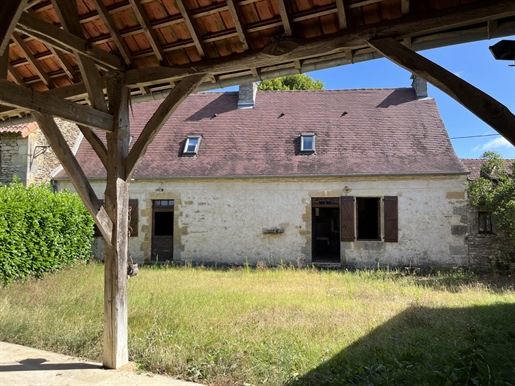 In the Périgord Noir, characteristic house with outbuildings around a large courtyard. Lots of chara