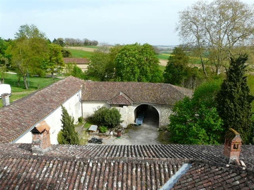 Maison de maître du Xvii in the north of the Gers