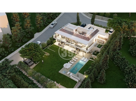 Plot of land with approved project for the construction of an excellent villa with 4 bedrooms.