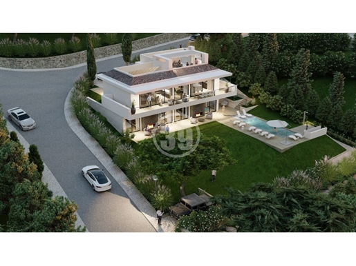 Terrain avec projet approuvé pour la construction d'une excellente villa avec 4 chambres.