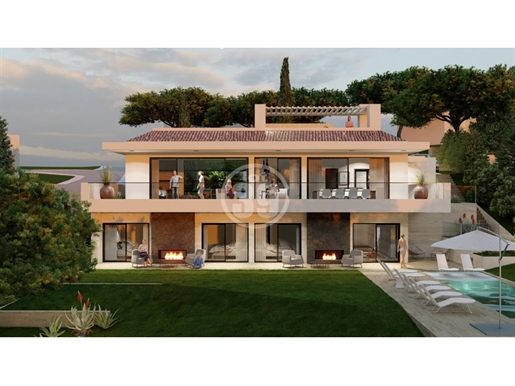 Plot of land with approved project for the construction of an excellent villa with 4 bedrooms.