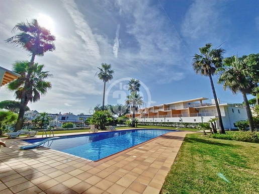 2 bedroom flat in an excellent gated community 600 meters from the beach.