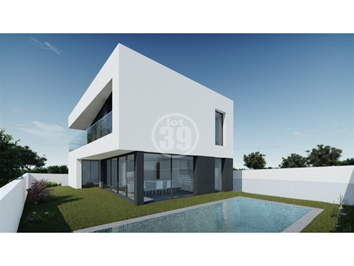Excellent villa with modern architecture in the initial phase of construction, with swimming pool an