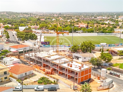 Excelentes moradias em banda com 3 quartos em fase inicial de construção em Almancil.