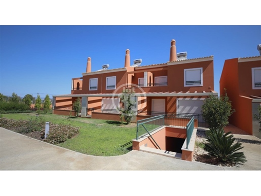 Excellent new villas in a gated community in a field area but a few minutes from the coast.