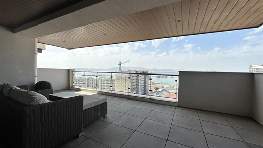 Lovely 2 bedroom apartment in Midtown, Gibraltar