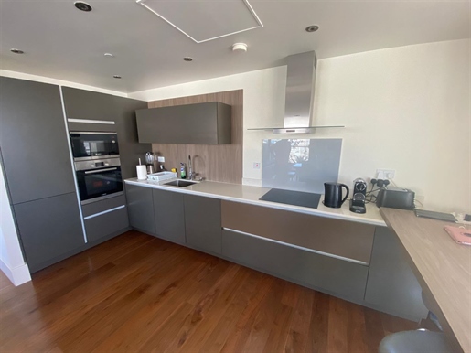 Stunning 2 bedroom apartment in Midtown, Gibraltar