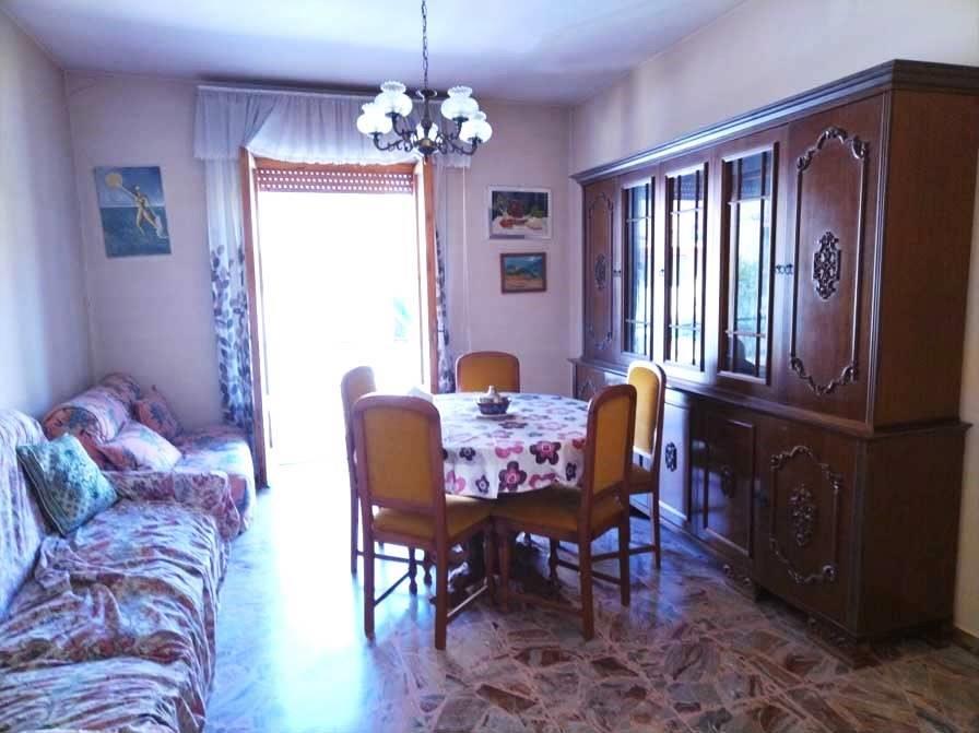 Purchase: Apartment (06062)