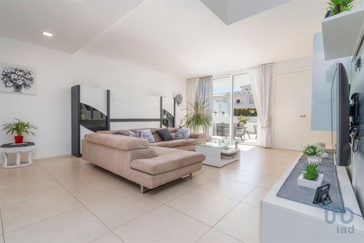 Huis met 4 Kamers in Faro met 172,00 m²