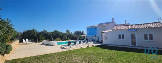 House with 7 Rooms in Faro with 287,00 m²