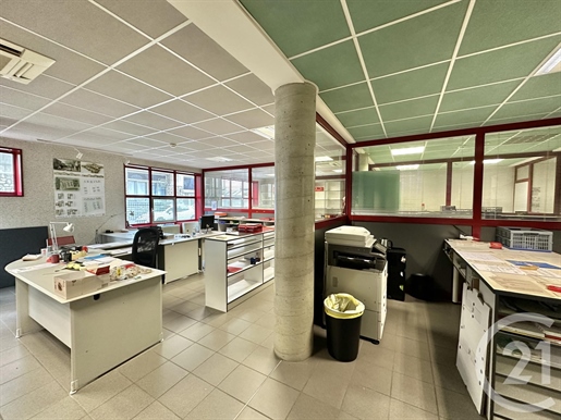 Purchase: Business premises (03000)