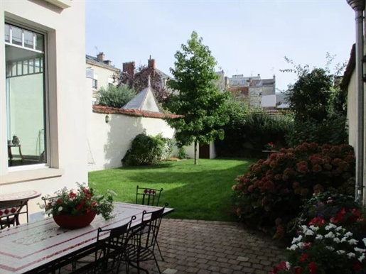Private mansion in the city centre of Reims