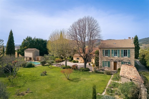 Former Bastide Manosque 182 m2 hab 343 m2 of outbuildings. Park & Swimming Pool